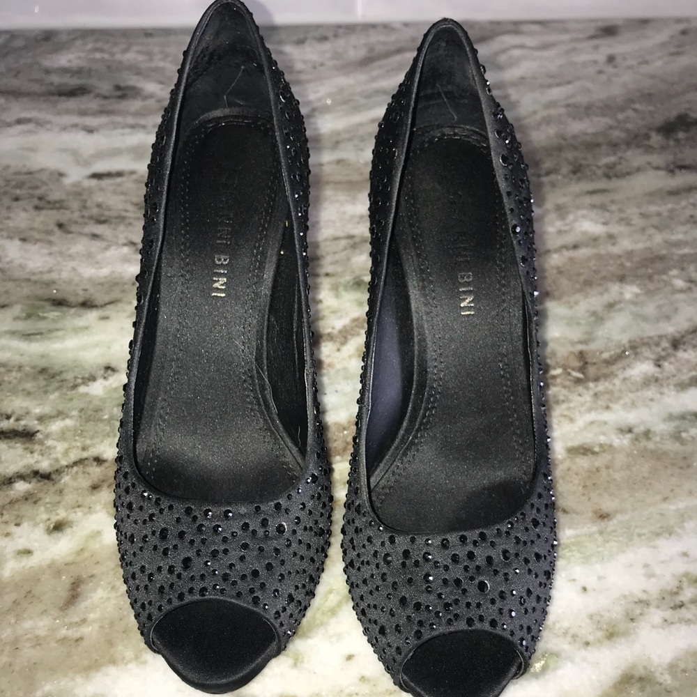 Gianni Bini peep toe pumps